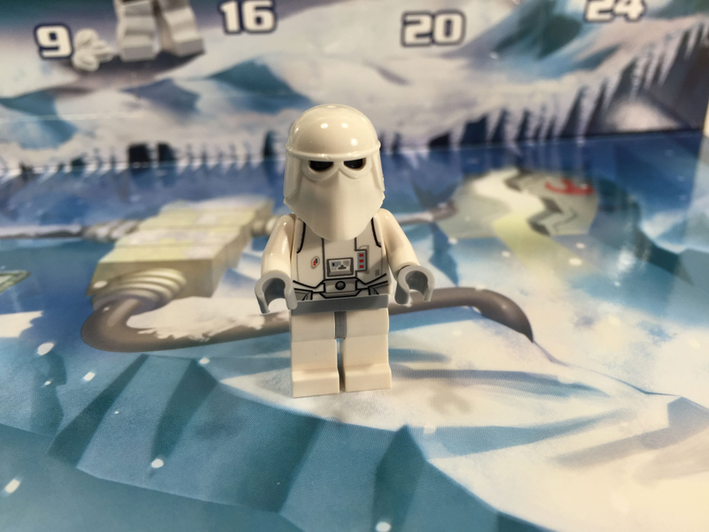 Illustration for article titled Review: Lego Friends, City, Star Wars advent calendars--day 8